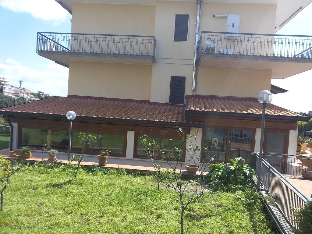 Villa Eleonora Формия Экстерьер фото