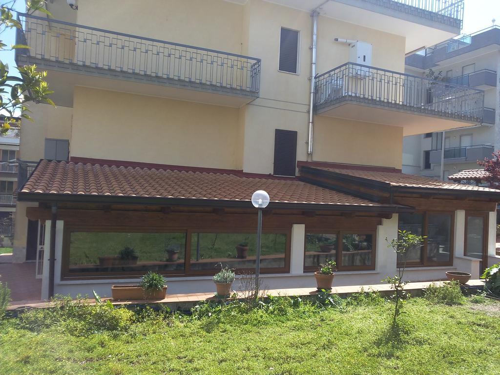 Villa Eleonora Формия Экстерьер фото