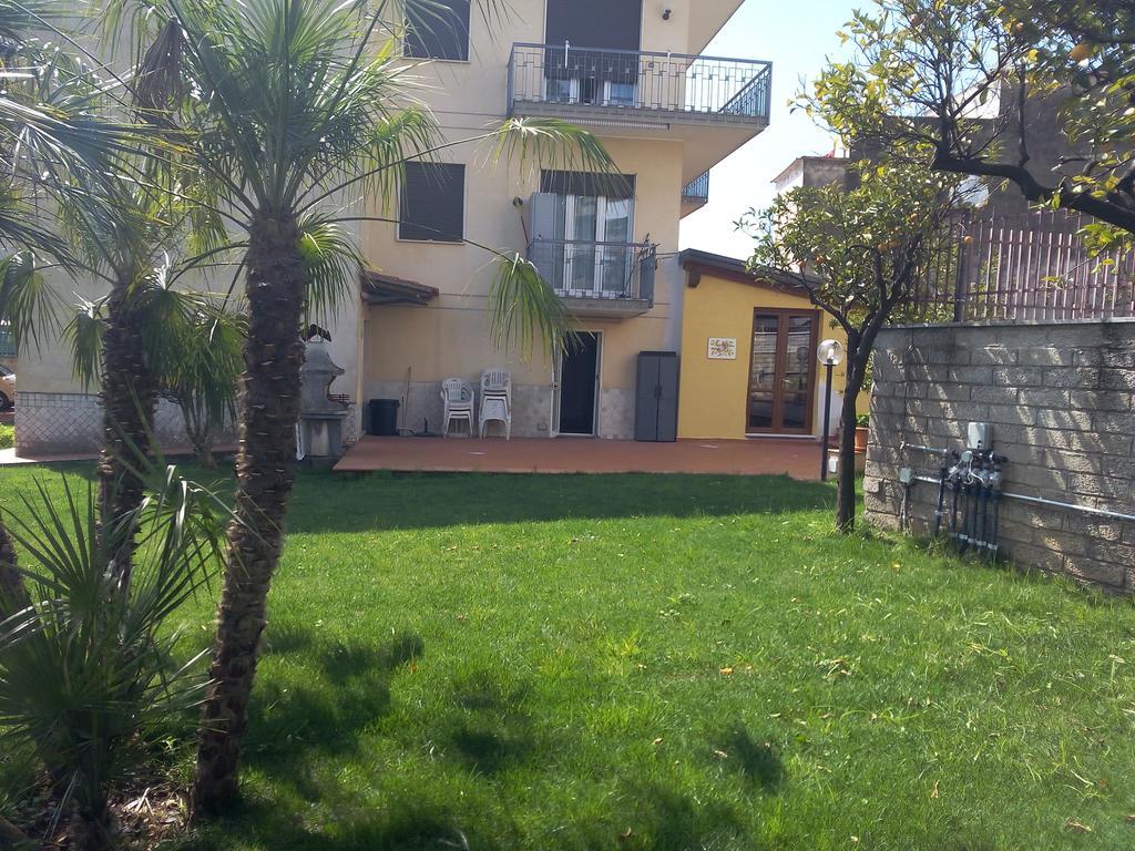 Villa Eleonora Формия Экстерьер фото